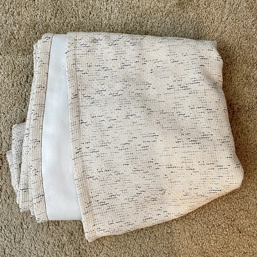 2 matching curtains